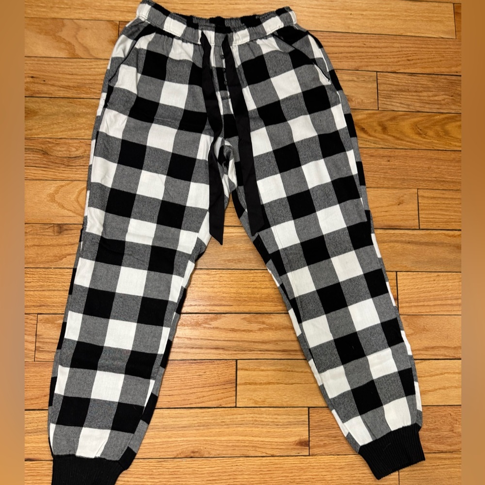 Abercrombie Black/White Checkered Pjs